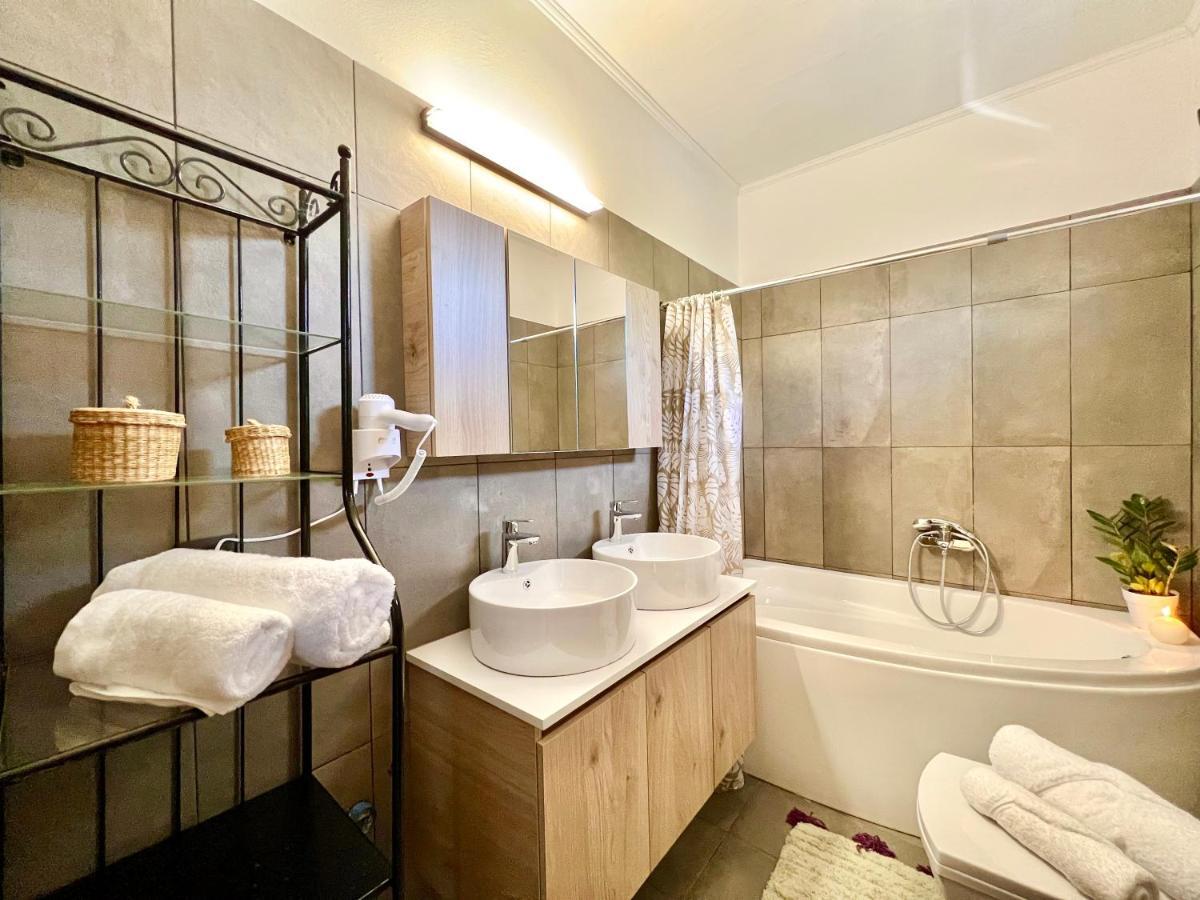 Beach Verano With Private Pool By Dadovillas Villa